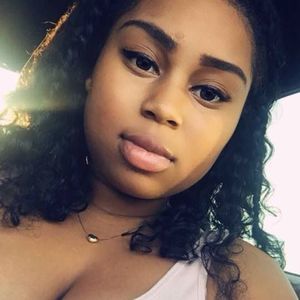 Meet your Posher, Syerra